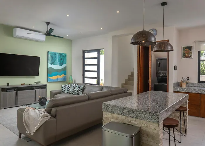 Wonderful Tropical 3br, Garden, Private Pool.